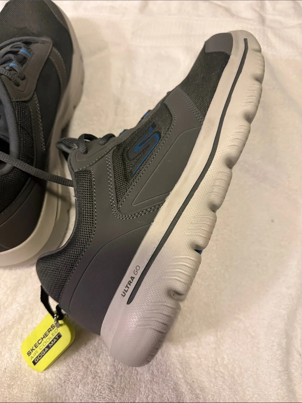 Skechers Men's Charcoal Gray Athletic Sneakers with Blue Accents - Picture 5 of 6